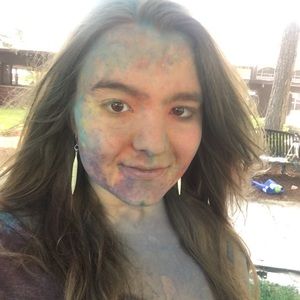 Meet your Posher, Lola